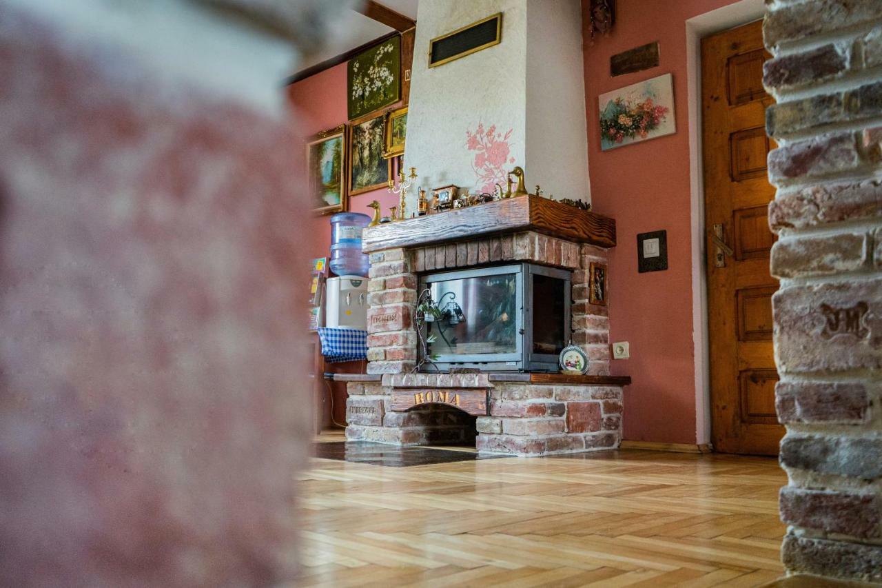 Hostel Villa Roma Lviv Eksteriør bilde