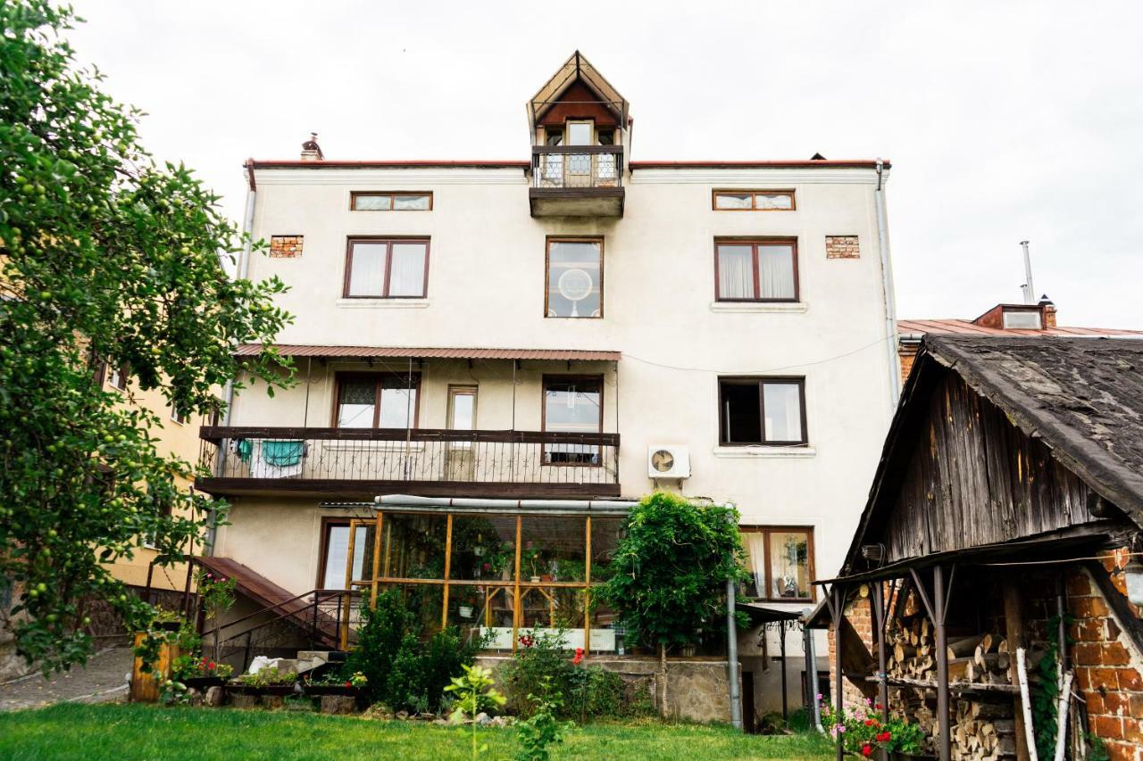 Hostel Villa Roma Lviv Eksteriør bilde