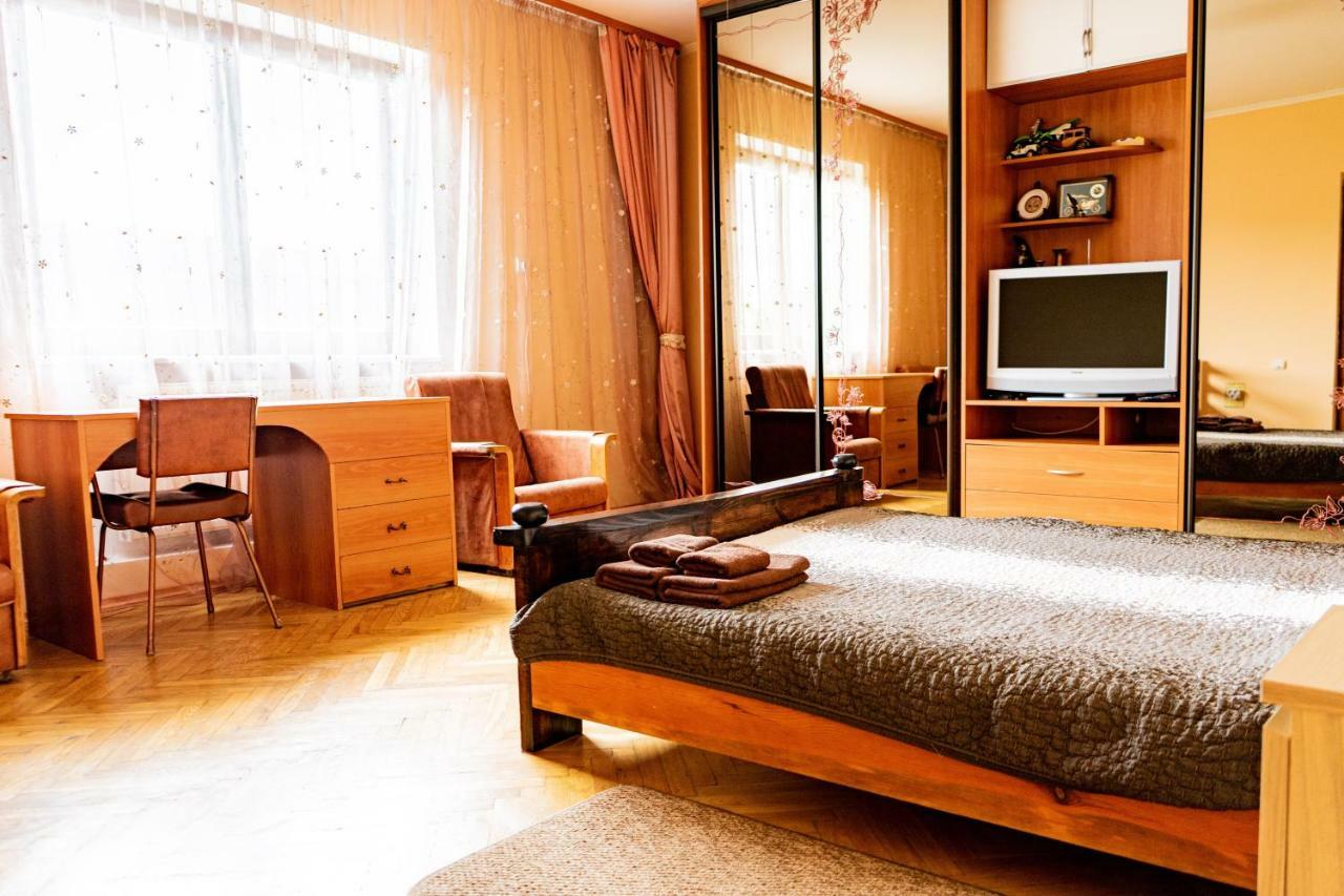 Hostel Villa Roma Lviv Eksteriør bilde